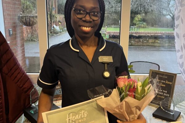 Oak Manor Nurse receives Hearts of Gold Regional award 