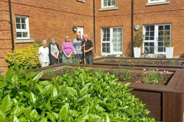 Fun Aria in Bloom Day at Thames View