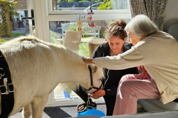 Rosie the Pony visits Southlands Place