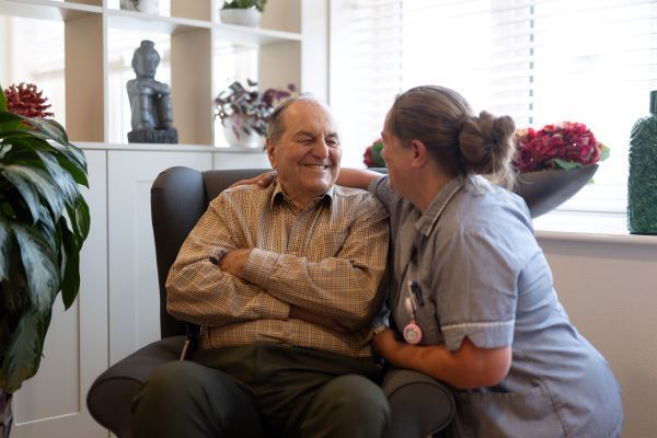 Social Isolation in Seniors: Causes, Symptoms and Advice