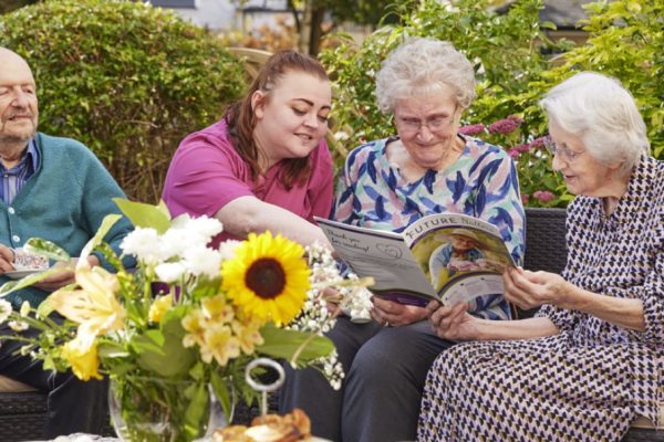 Garden Activities To Enjoy With A Friend Or Relative With Dementia
