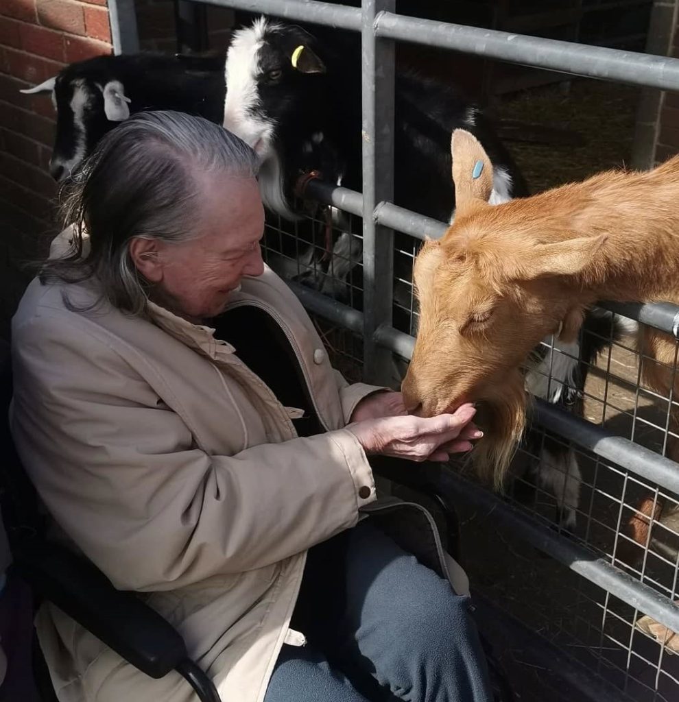 Acacia Care Centre residents visit Deen City Farm