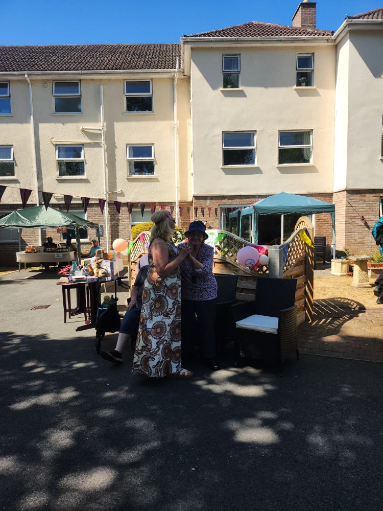 Holmwood Summer Fete dancing