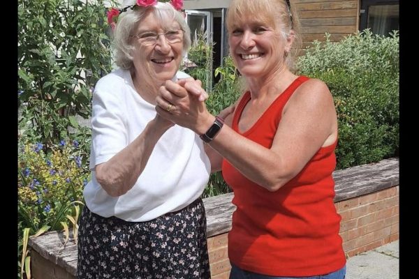 Riverside Place Rocks the Garden with 60s Summer Vibes