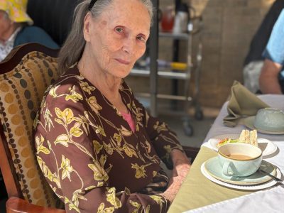Summer Sunshine and Afternoon Tea at Ivy Court