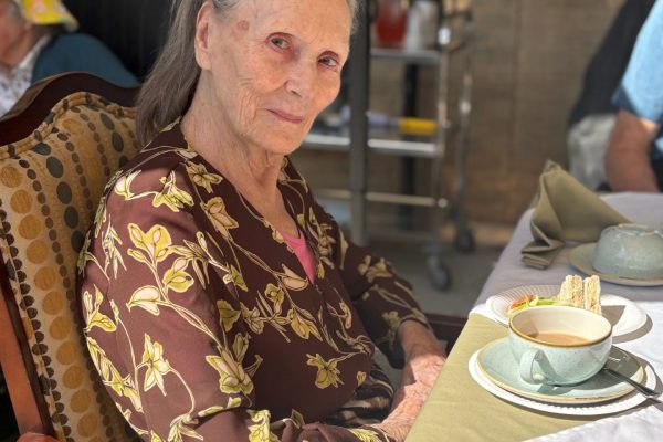 Summer Sunshine and Afternoon Tea at Ivy Court