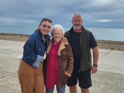 Walstead Place residents enjoy trip to Seaford Beach